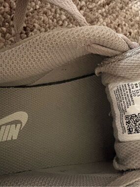 Nike Red Shoe Box with White Label size 5